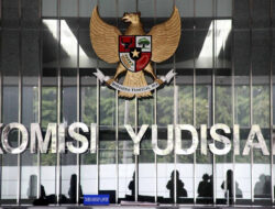 Vonis Bebas Terdakwa Pembunuhan, KY Pecat Tiga Hakim PN Surabaya