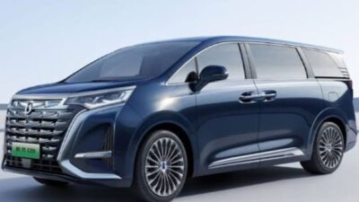Perbandingan Denza D9 dengan MPV Mewah Lainnya di Indonesia