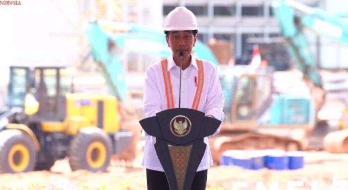 Jokowi Dijuluki 'Politisi Jalanan', Dikritik Keras di Dalam Negeri